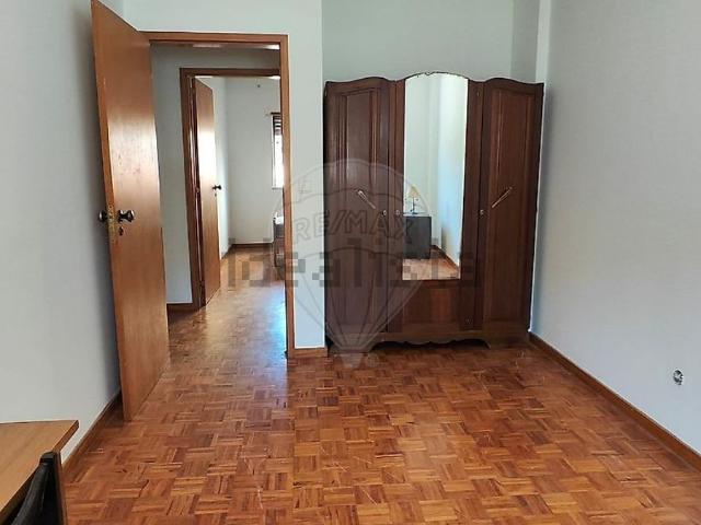 Apartamento alugar em Alcaniça, Almada