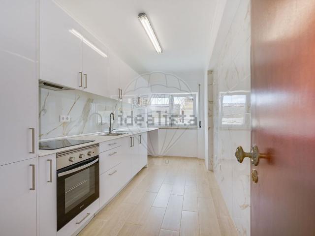Apartamento venda em Funchalinho, Almada