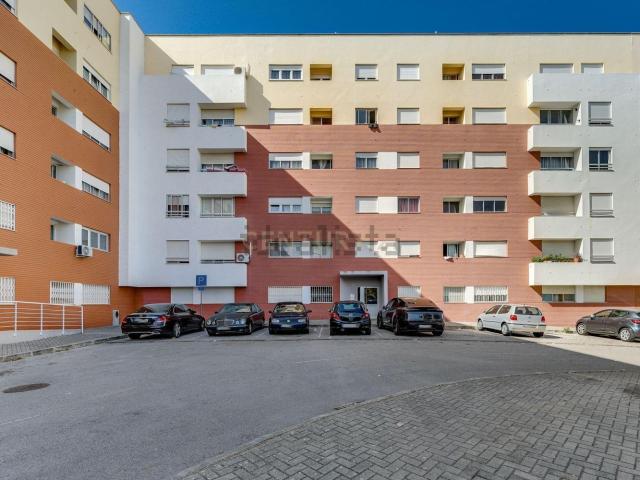 Apartamento venda em Alcaniça, Almada