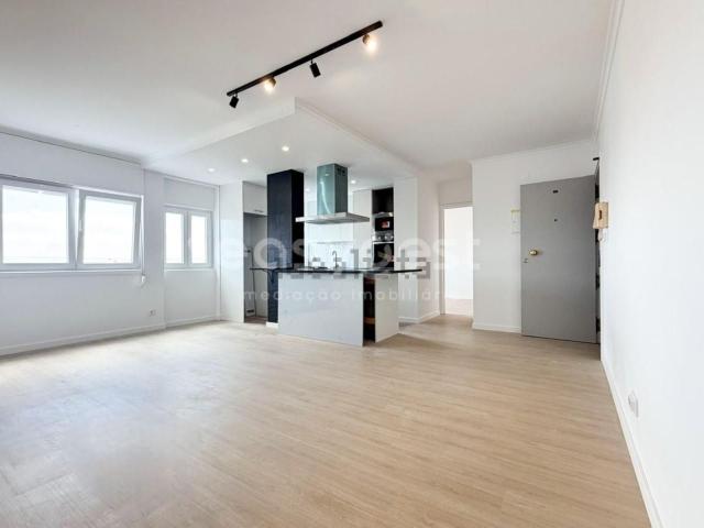 Apartamento venda em Banática, Almada