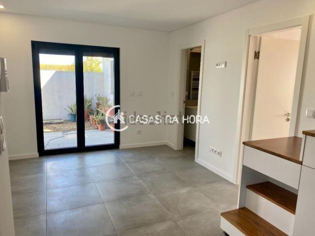 Apartamento alugar em Capuchos, Almada