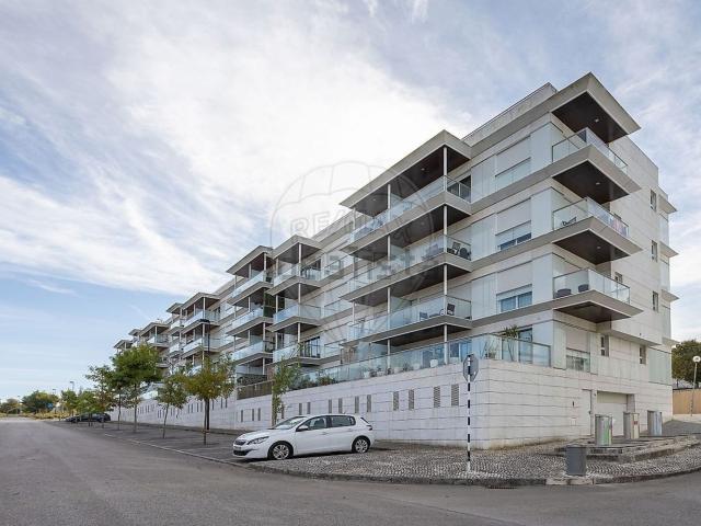 Apartamento alugar em Capuchos, Almada