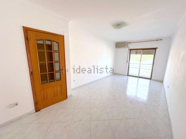 Apartamento alugar em Almada, Setúbal