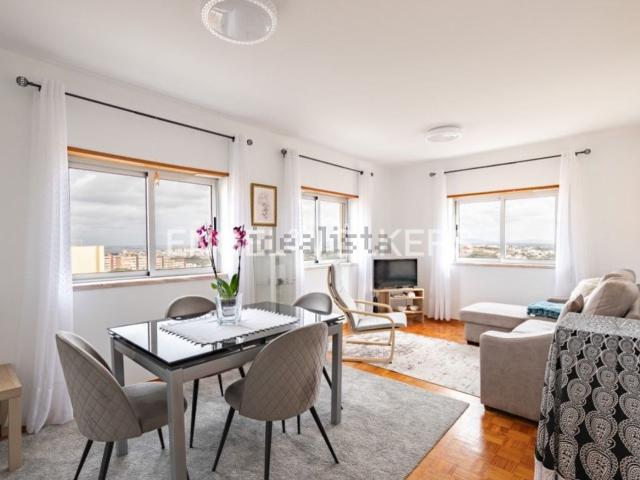 Apartamento venda em Alcaniça, Almada