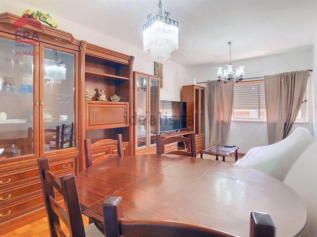 Apartamento venda em Almada, Setúbal