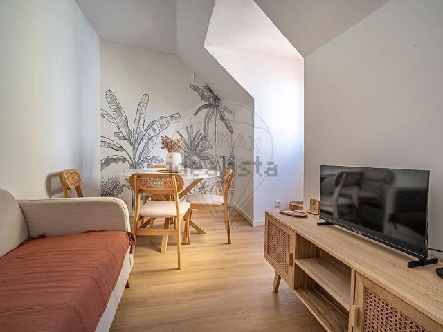 Apartamento venda em Funchalinho, Almada