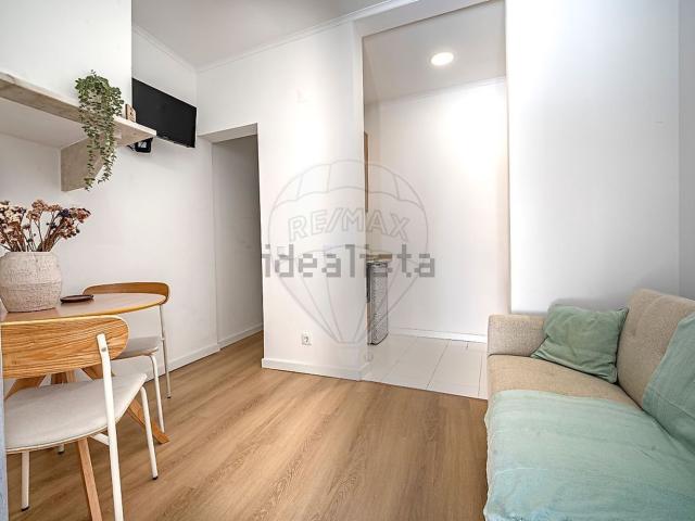 Apartamento venda em Funchalinho, Almada