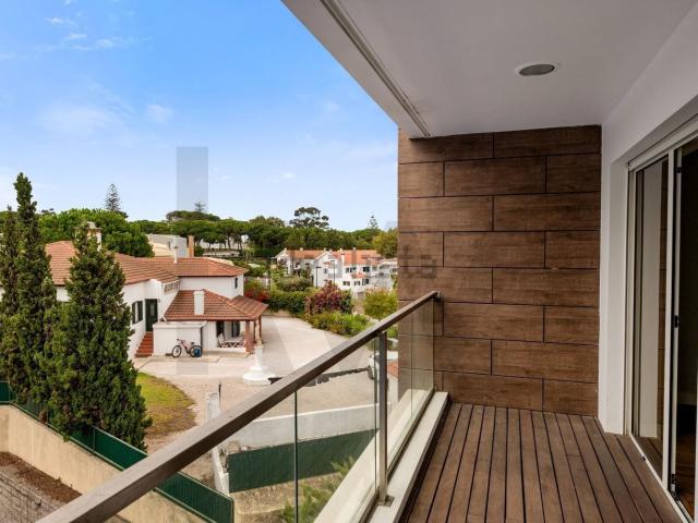 Apartamento alugar em Capuchos, Almada