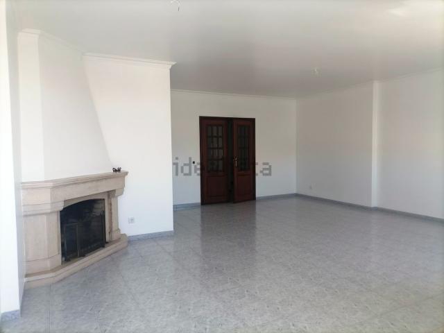 Apartamento venda em Núcleo Urbano Histórico de Queijas, Oeiras