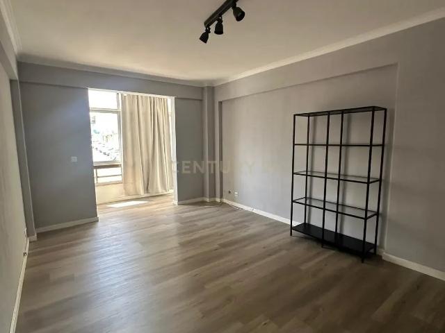 Apartamento alugar em Vale de Carenque, Sintra