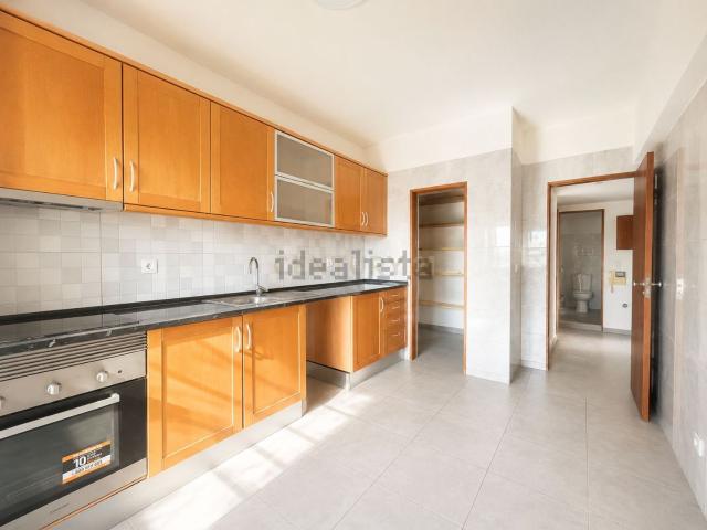 Apartamento alugar em Almada, Setúbal