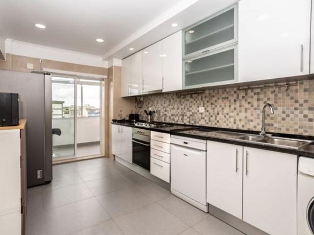 Apartamento venda em Casal do Outeiro, Almada