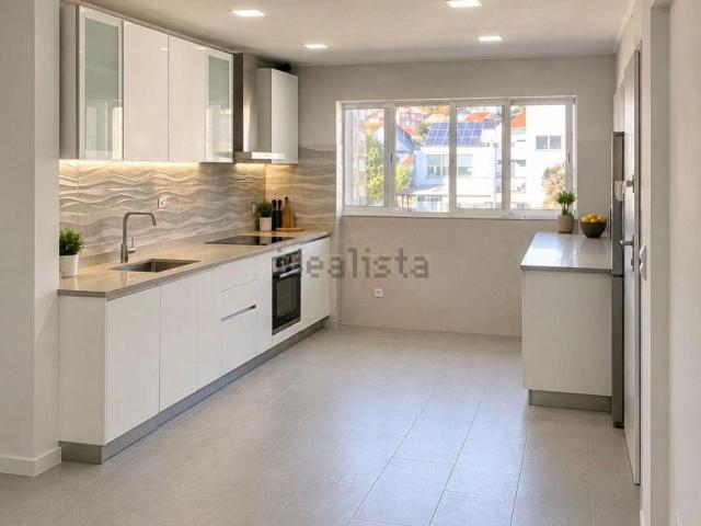 Apartamento venda em Vale Figueira, Almada