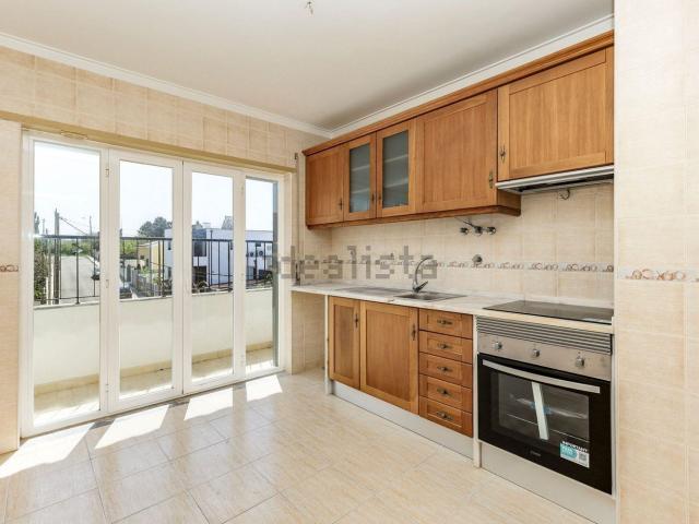 Apartamento alugar em Bairro Novo da Silveira, Almada