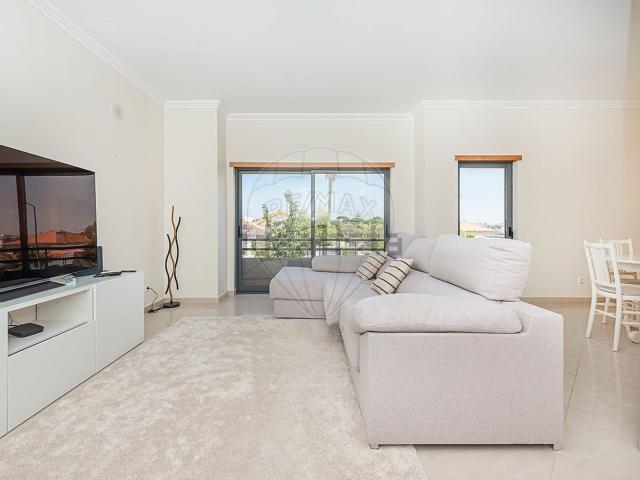 Apartamento alugar em Cerieira, Almada