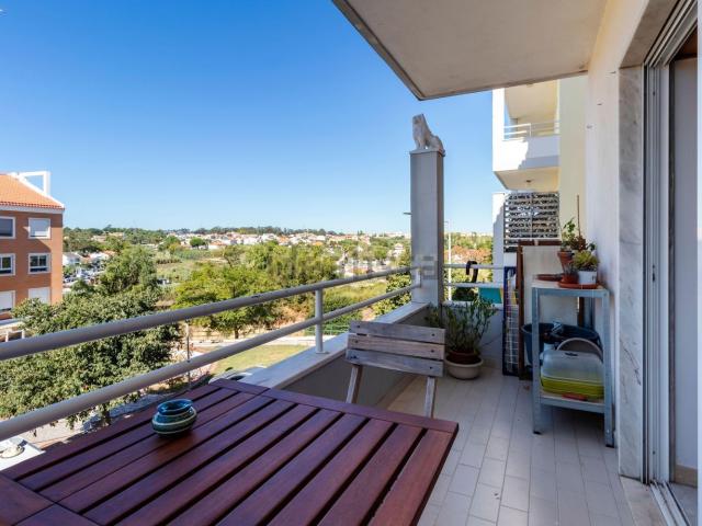 Apartamento venda em Casal do Outeiro, Almada