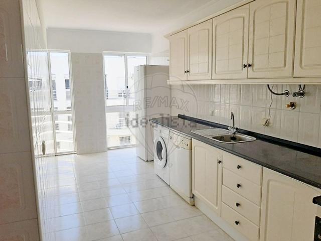 Apartamento venda em Almada, Setúbal