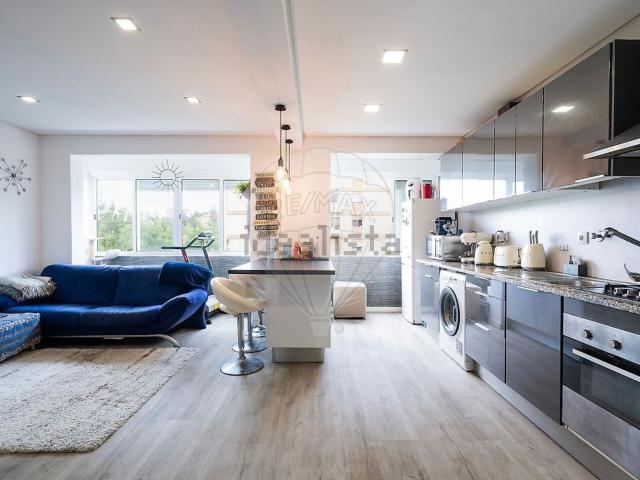 Apartamento venda em Vale Linhoso, Almada