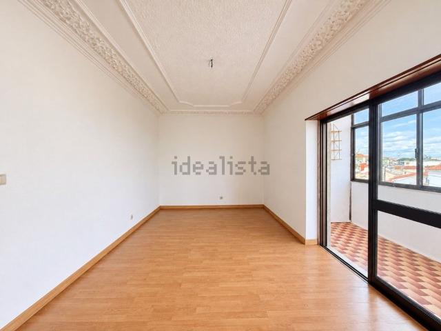 Apartamento alugar em Casal, Almada
