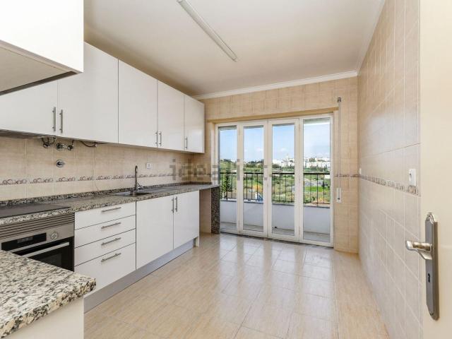 Apartamento alugar em Bairro Novo da Silveira, Almada