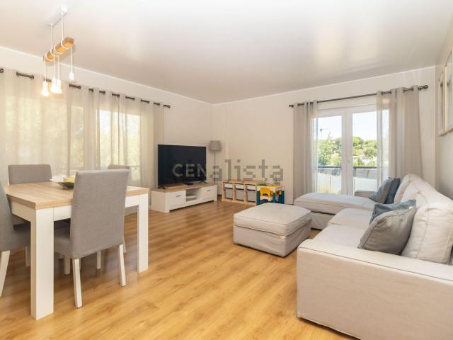 Apartamento venda em Área Residencial de Capuchos, Funchalinho, Casas Velhas, Pilotos, Vila Nova de Caparica, Casalinho, Almada
