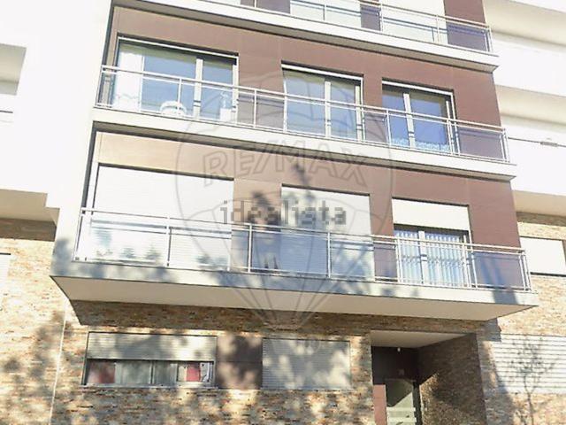 Apartamento alugar em Quinta de Santa Teresa, Almada