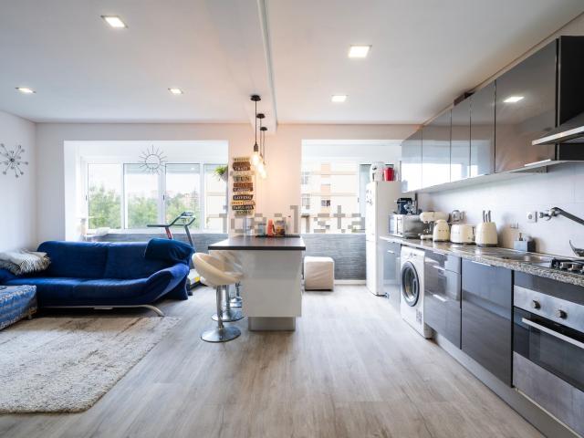 Apartamento venda em Vale Linhoso, Almada