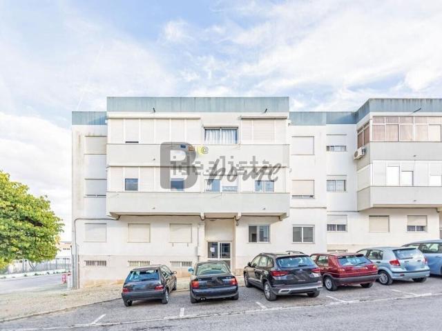 Apartamento venda em Vale Linhoso, Almada