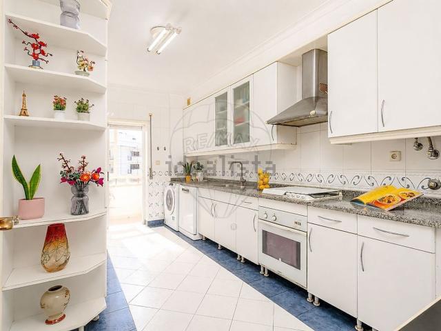 Apartamento venda em Almada, Setúbal