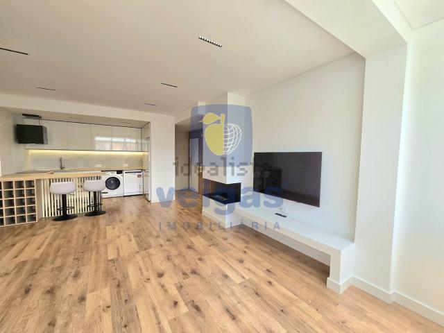 Apartamento venda em Vale Linhoso, Almada