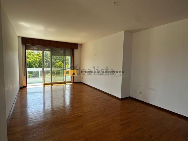 Apartamento venda em Maia, Gueifães