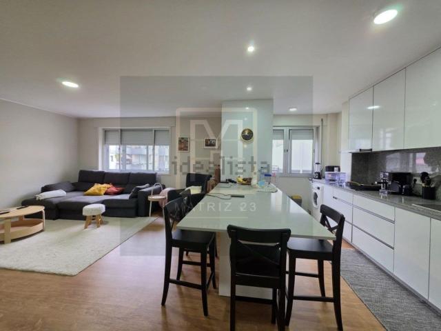 Apartamento venda em Maia, Gueifães