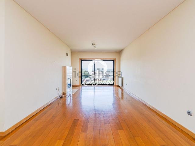 Apartamento venda em Vermoim, Cidade da Maia