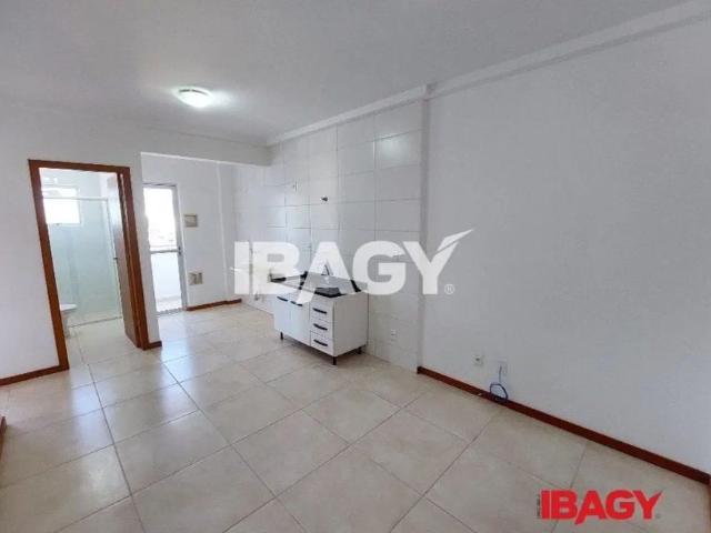 Apartamento aluguel em Aririú, Palhoça