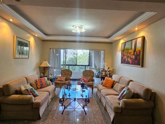 Apartamento venda em Região Geográfica Imediata do Distrito Federal, Região Integrada de Desenvolvimento do Distrito Federal e Entorno