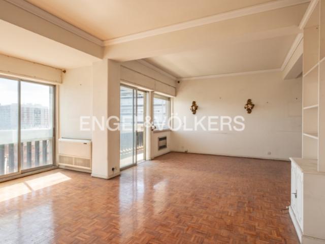 Apartamento venda em Bairro de São Miguel, Lisboa
