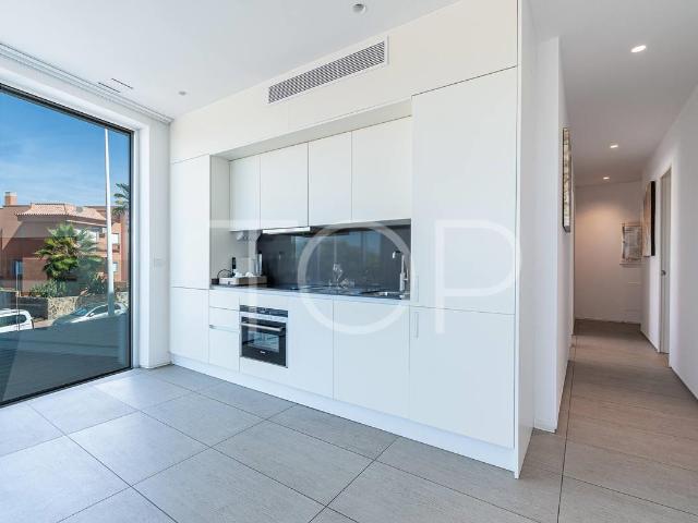 Apartamento en venta en Playas del Duque, Adeje