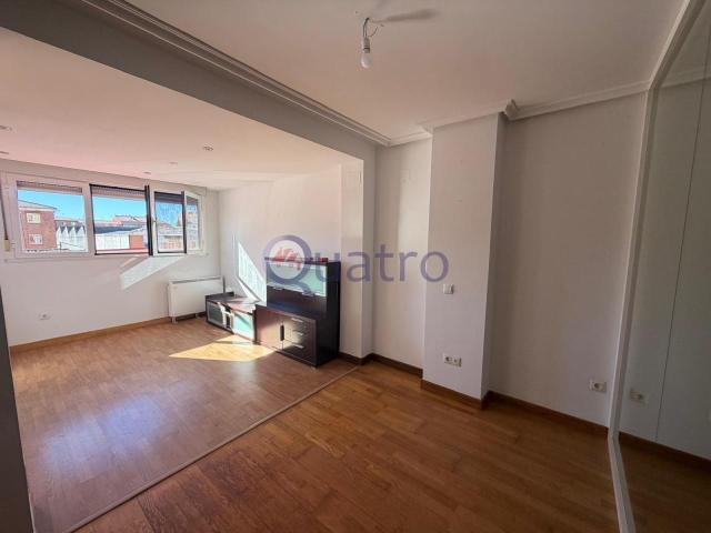 Piso en venta en Armunia, León