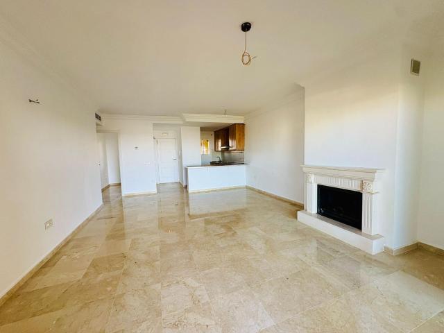 Piso en venta en Las Lomas, Costa del Sol Occidental