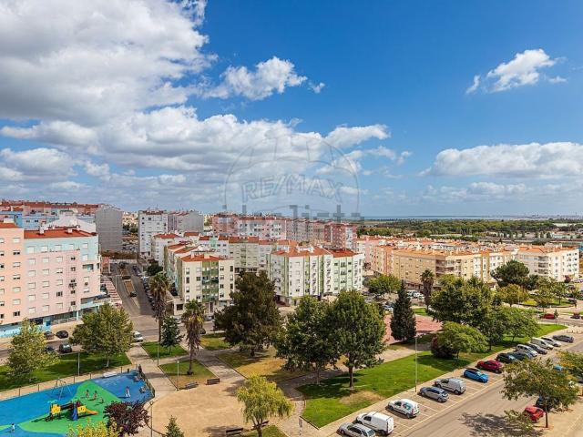 Apartamento venda em Zona Residencial de Santa Marta do Pinhal e de Corroios, e de Quinta da Marialva, Seixal