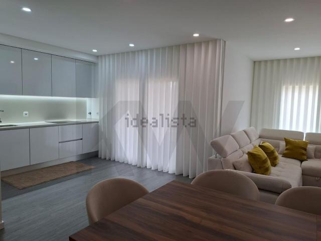 Apartamento venda em Vale de Milhaços, Seixal