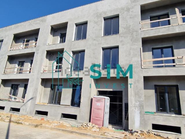 Duplex venda em Zona Residencial de Santa Marta do Pinhal e de Corroios, e de Quinta da Marialva, Seixal