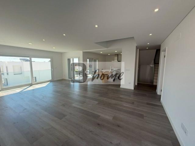 Duplex venda em Seixal, Corroios