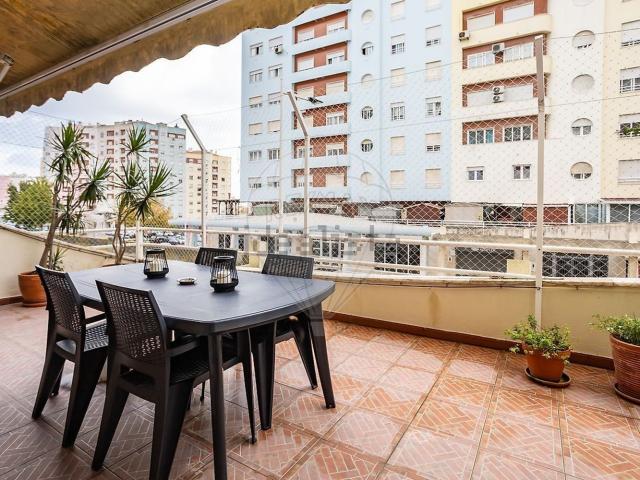 Apartamento venda em Zona Residencial de Santa Marta do Pinhal e de Corroios, e de Quinta da Marialva, Seixal