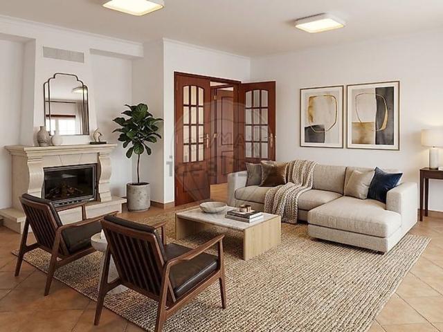 Apartamento venda em Zona Residencial de Santa Marta do Pinhal e de Corroios, e de Quinta da Marialva, Seixal