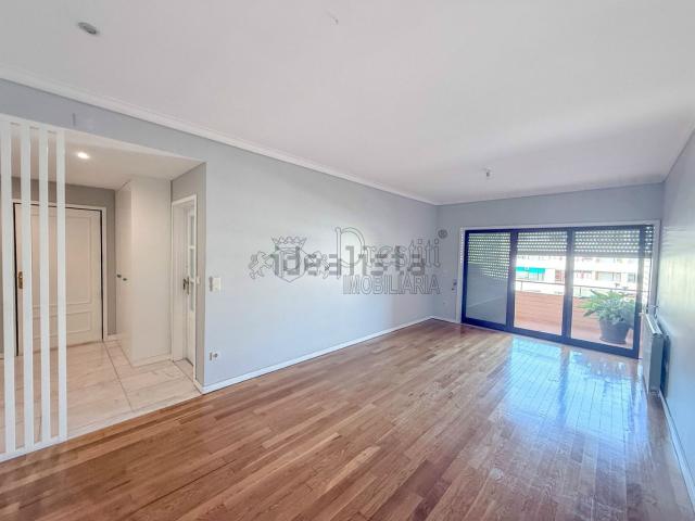 Apartamento alugar em Costa, Urgezes