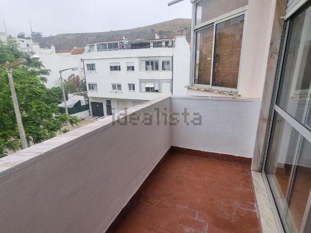 Apartamento alugar em Santo António da Caparica, Almada
