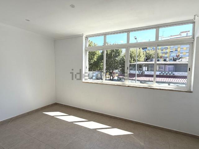 Apartamento alugar em Almada, Setúbal