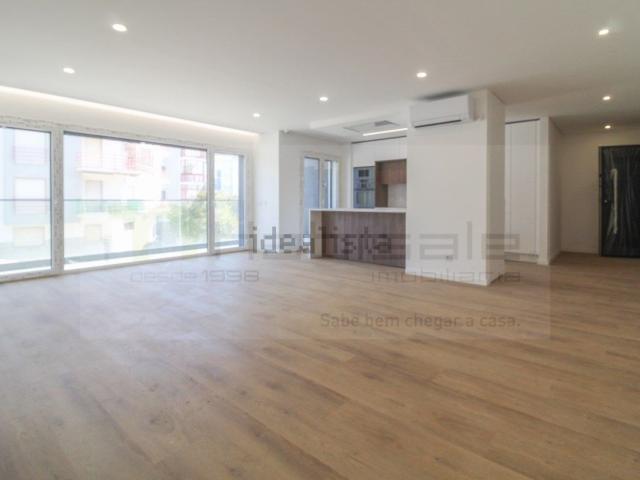 Apartamento venda em Almada, Setúbal