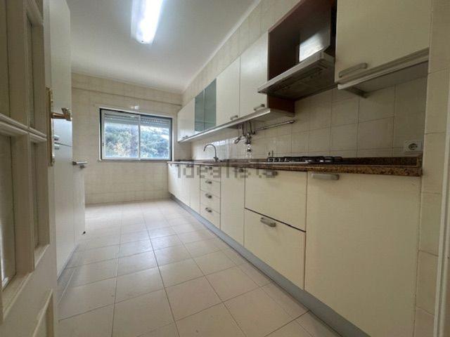 Apartamento alugar em Santo António da Caparica, Almada